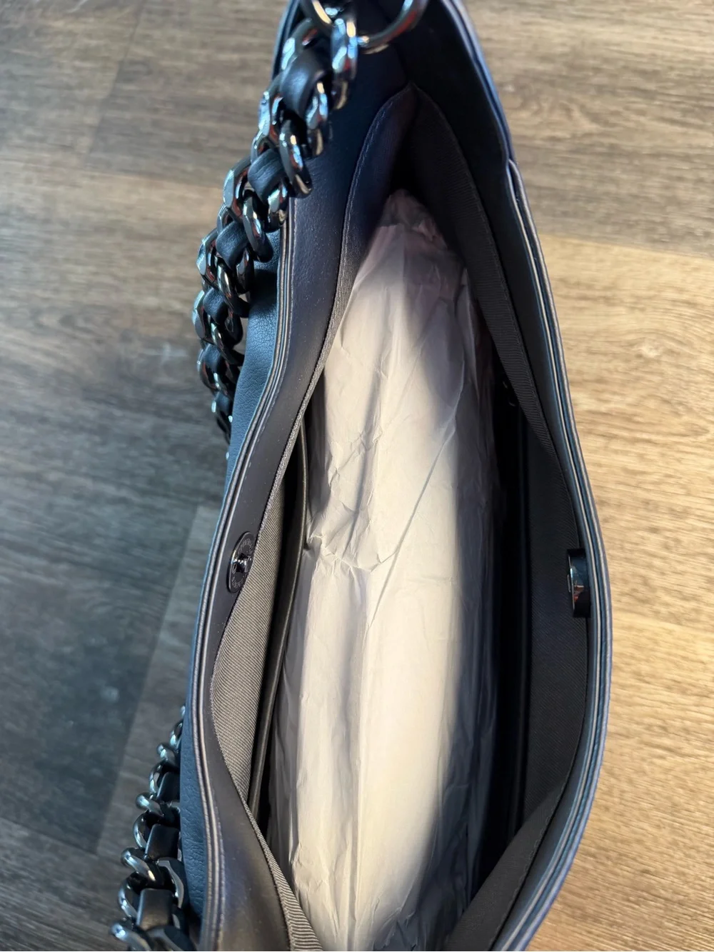Simply Vera Vera Wang Black Shoulder Bag with Gunmetal Chain